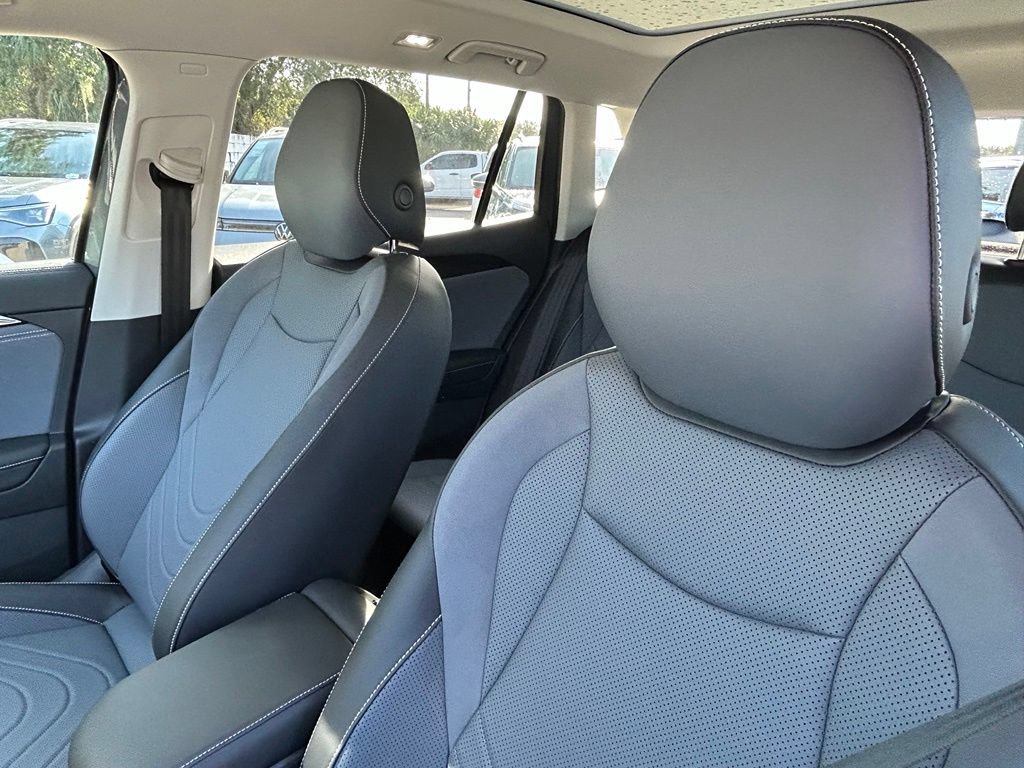 New 2026 Volkswagen Tiguan SE FWD image 16