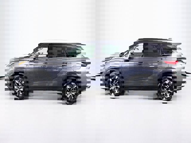 Used 2022 Toyota Highlander XLE