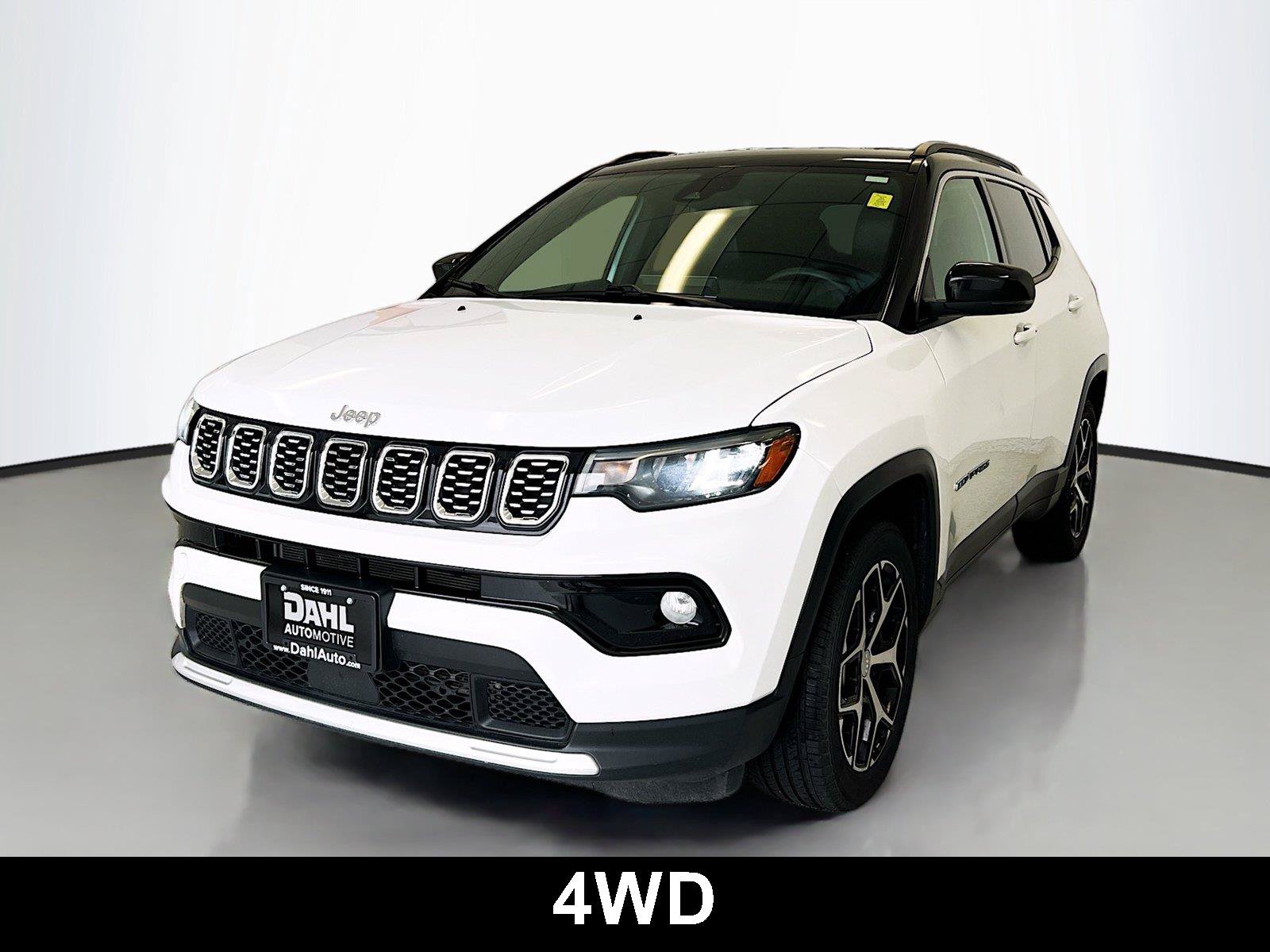 Used 2024 Jeep Compass Limited AWD/4WD image 4