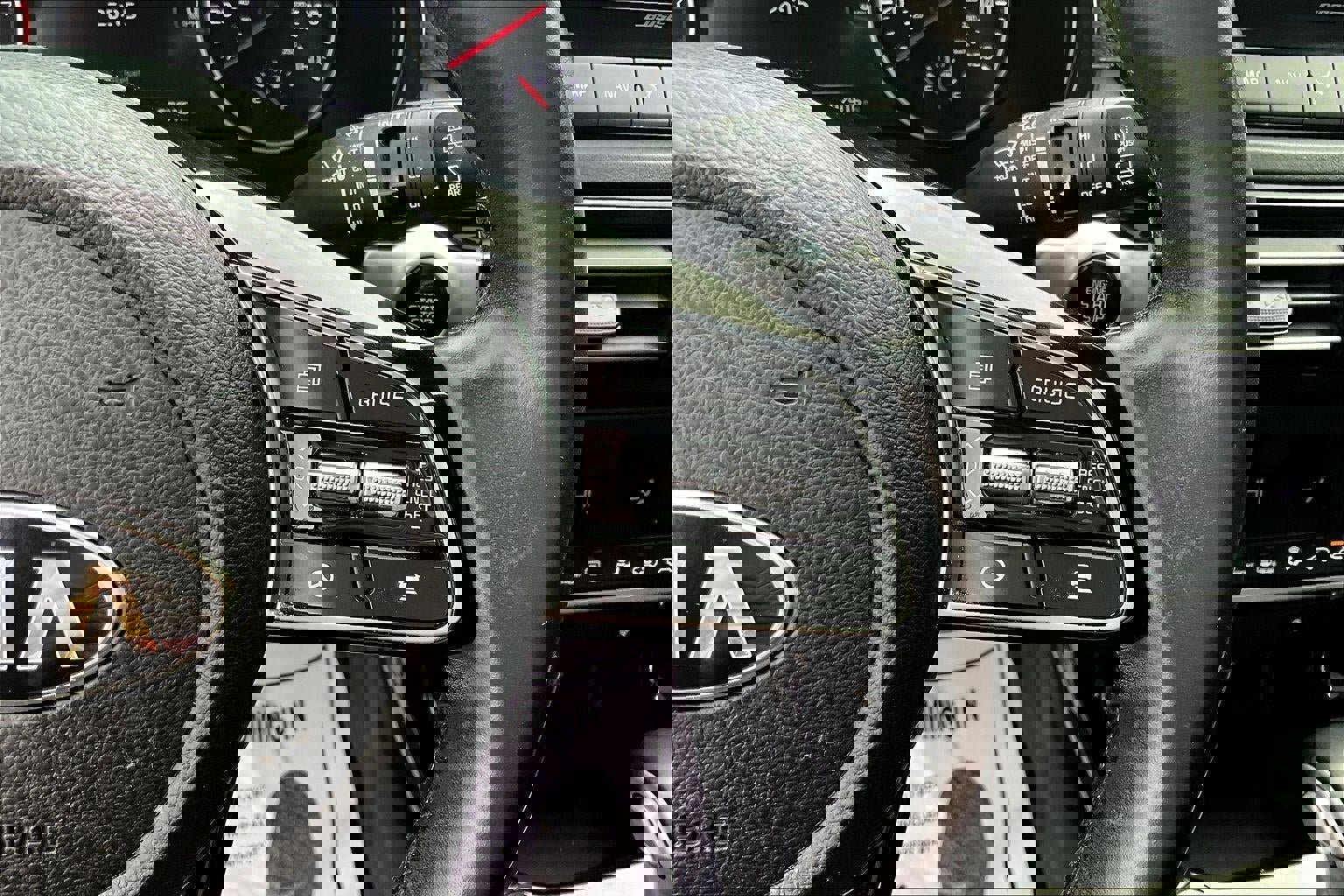 Used 2021 Kia Seltos SX w/ SX Sunroof Package image 12