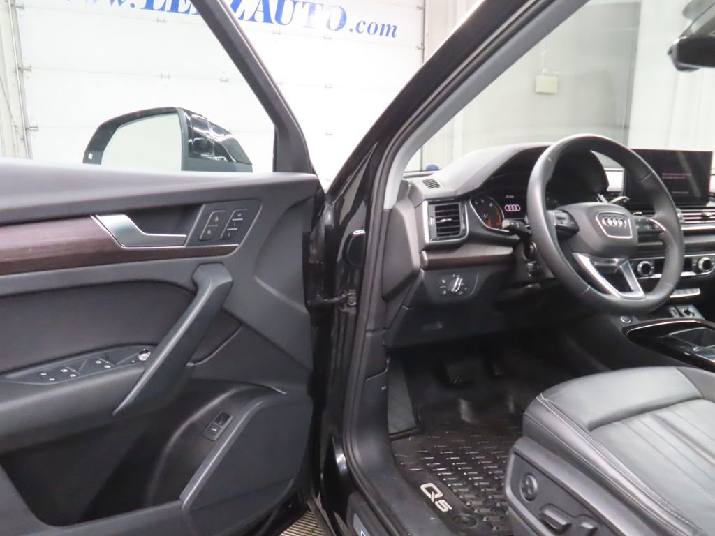 Used 2023 Audi Q5 2.0T Premium w/ Convenience Package AWD/4WD image 41