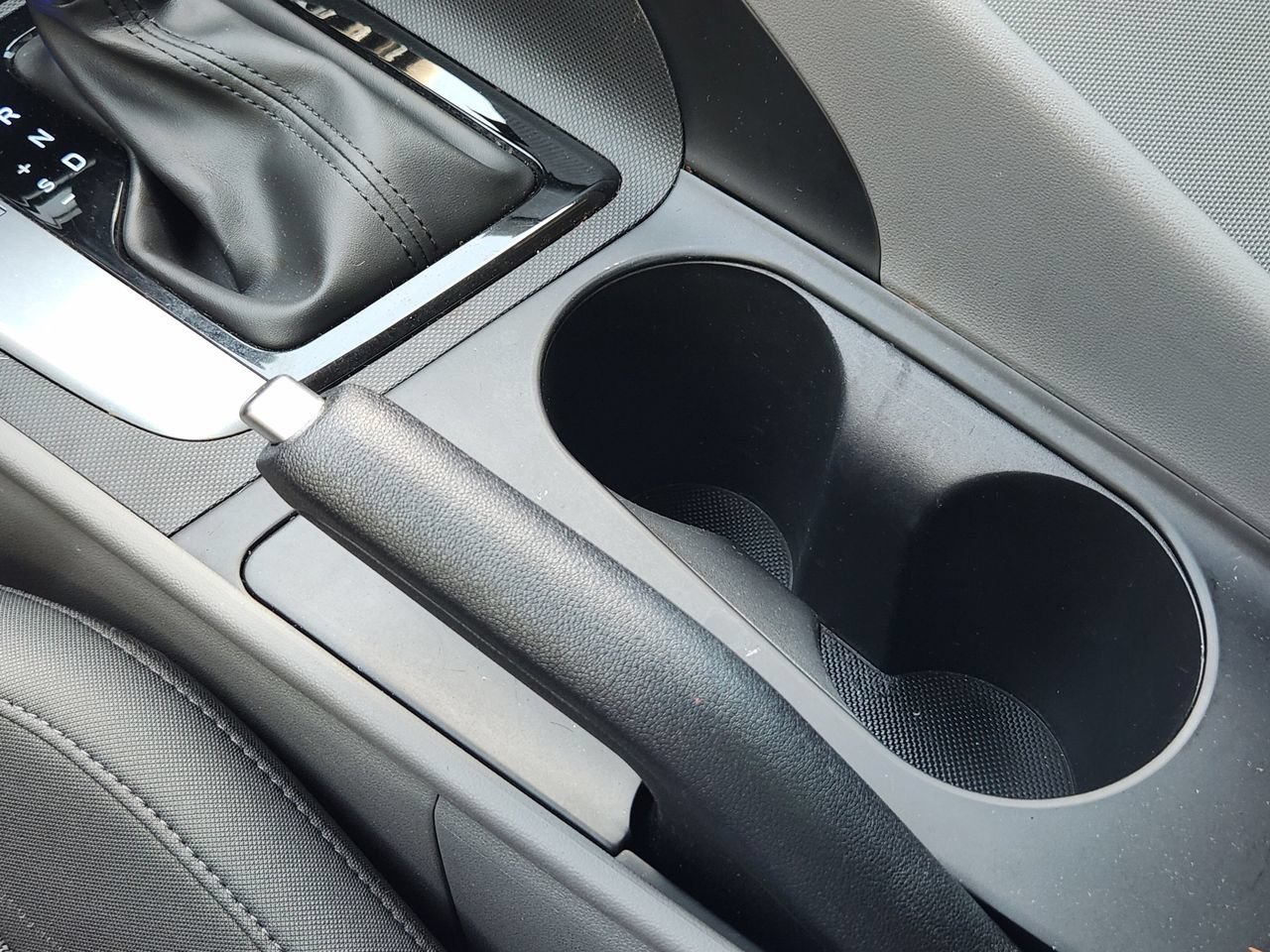 Certified 2025 Hyundai Elantra SE FWD image 19