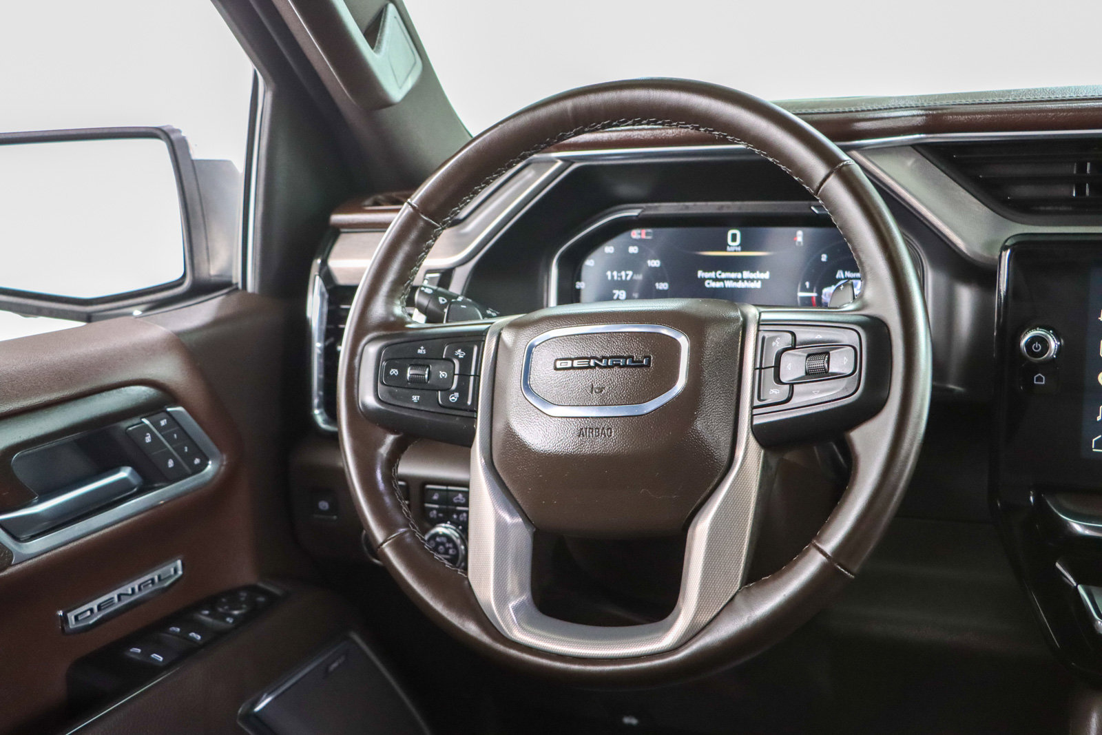 Used 2025 GMC Sierra 1500 Denali w/ Technology Package AWD/4WD image 13