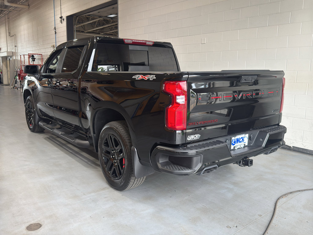 Used 2025 Chevrolet Silverado 1500 RST w/ Redline Edition AWD/4WD image 3