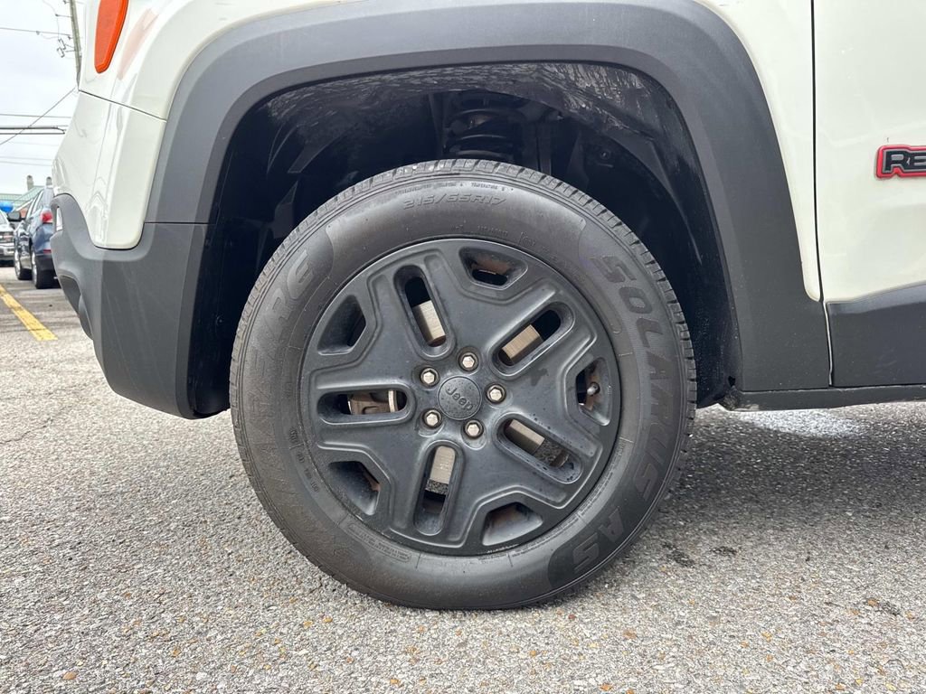 Used 2018 Jeep Renegade Trailhawk w/ Safety & Security Group AWD/4WD image 5