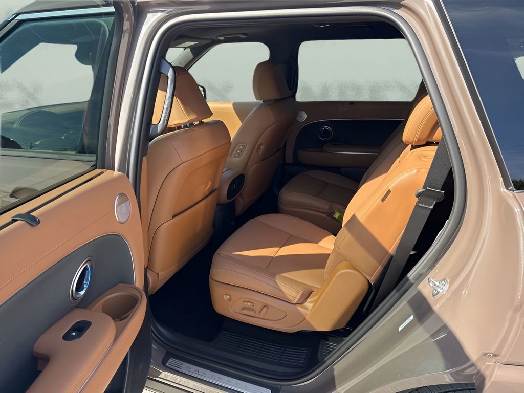Used 2026 Hyundai Palisade Calligraphy image 13