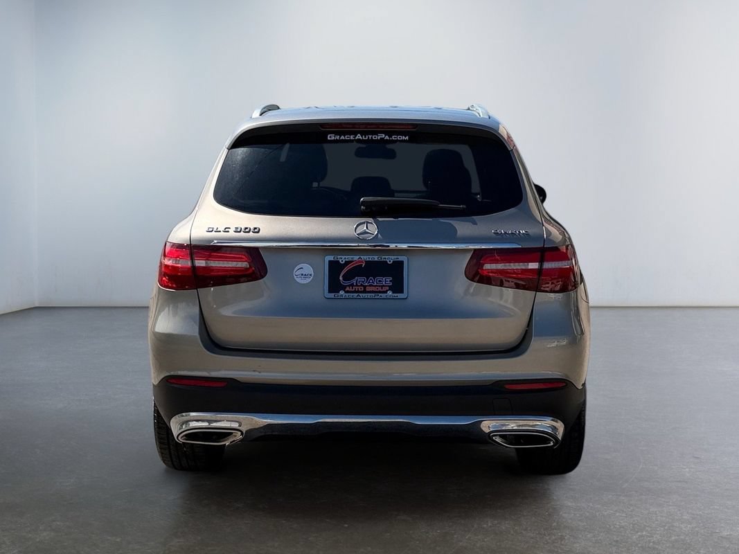 Used 2019 Mercedes-Benz GLC 300 4MATIC w/ Premium Package image 6