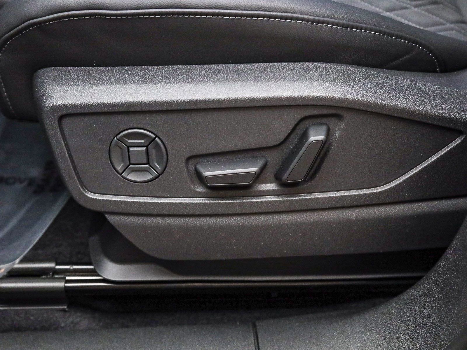 New 2025 Audi SQ5 Premium Plus AWD/4WD image 23