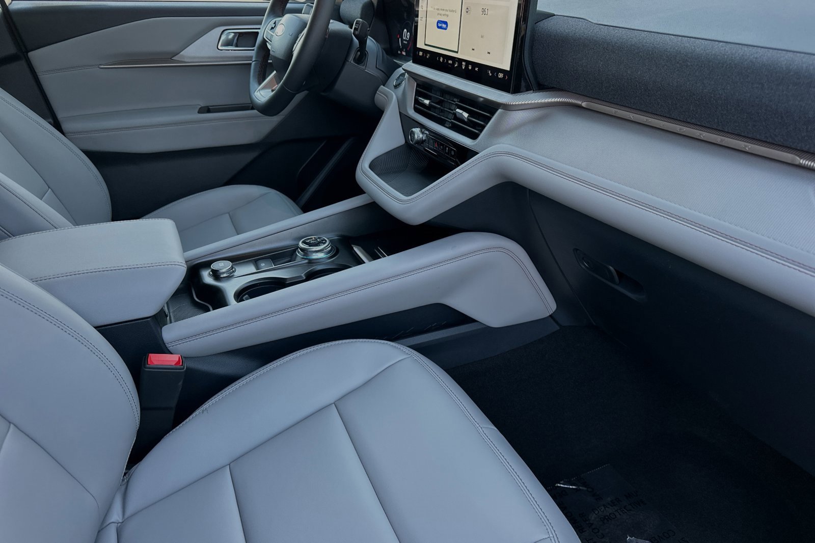 New 2025 Ford Explorer Active w/ Active Comfort Package image 13