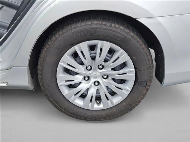 Used 2014 Toyota Camry LE FWD image 18