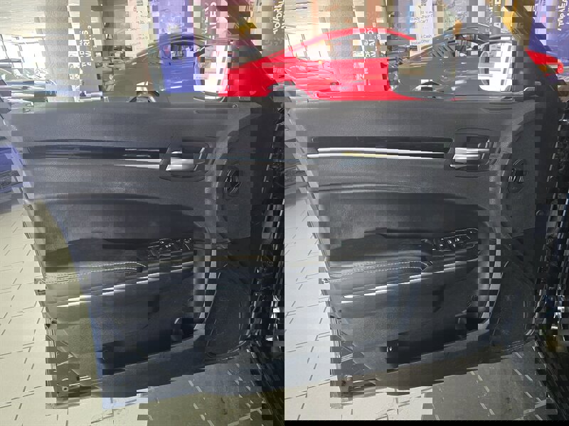 Used 2018 Chrysler 300 S image 7