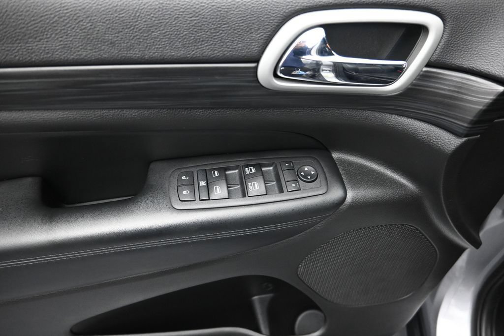 Used 2021 Jeep Grand Cherokee Laredo RWD image 10