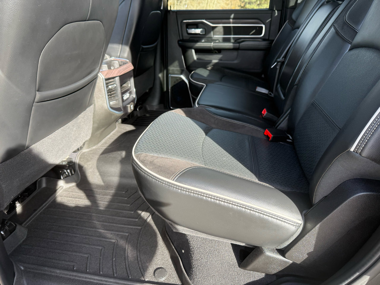 Used 2025 RAM 2500 Laramie image 11