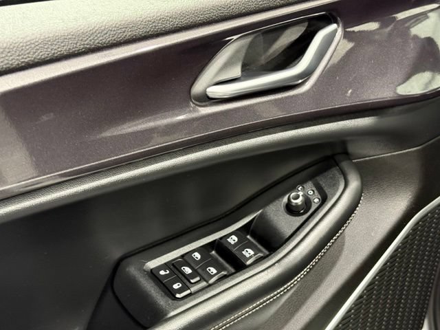 Used 2021 Jeep Grand Cherokee L Laredo w/ Luxury Tech Group I AWD/4WD image 17