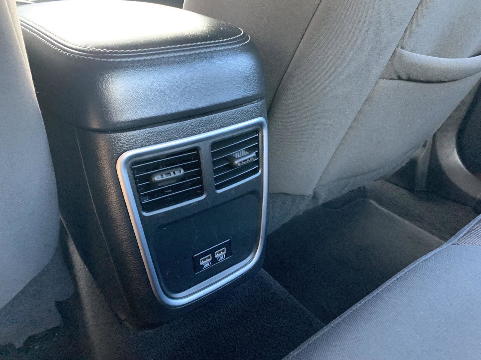 Used 2022 Dodge Charger SXT image 35