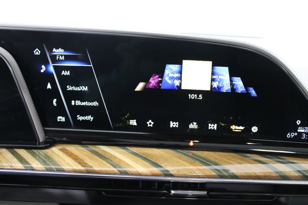 Used 2021 Cadillac Escalade Premium Luxury Platinum w/ Heavy-Duty Trailer Package image 52