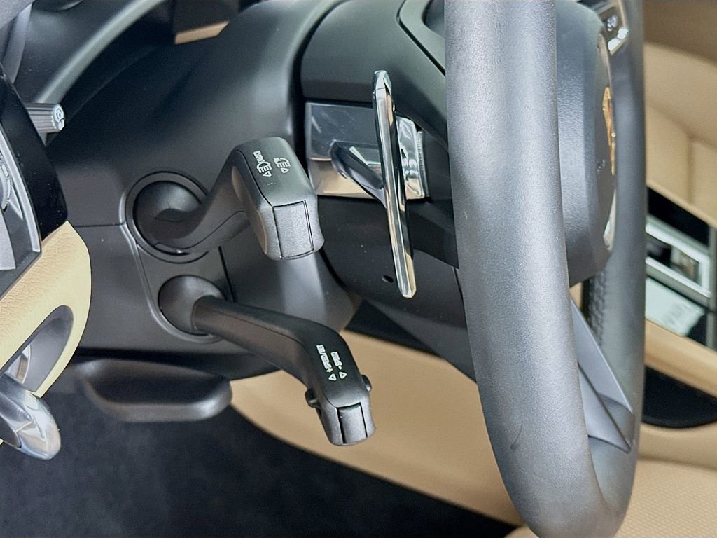 Certified 2026 Porsche Macan image 11