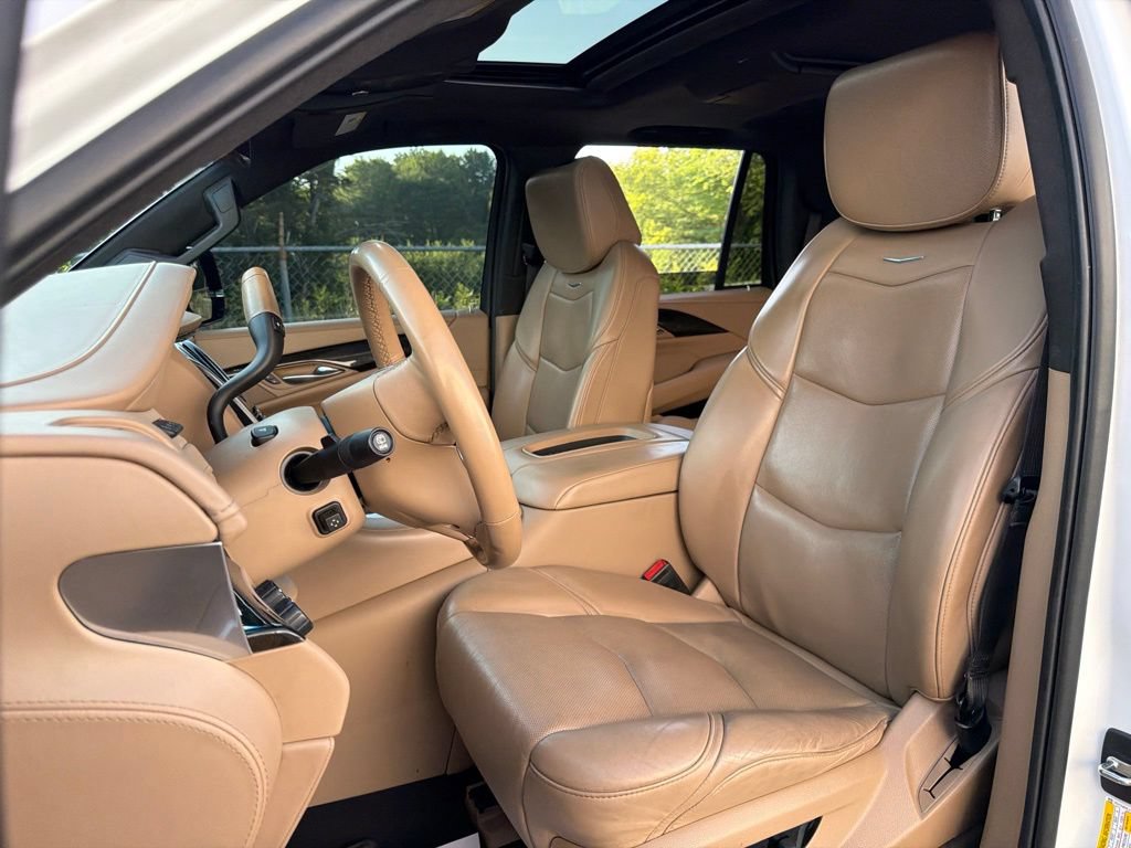 Used 2019 Cadillac Escalade Platinum AWD/4WD image 30