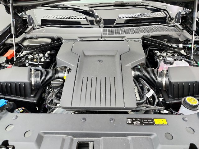 New 2026 Land Rover Defender 110 OCTA AWD/4WD image 32
