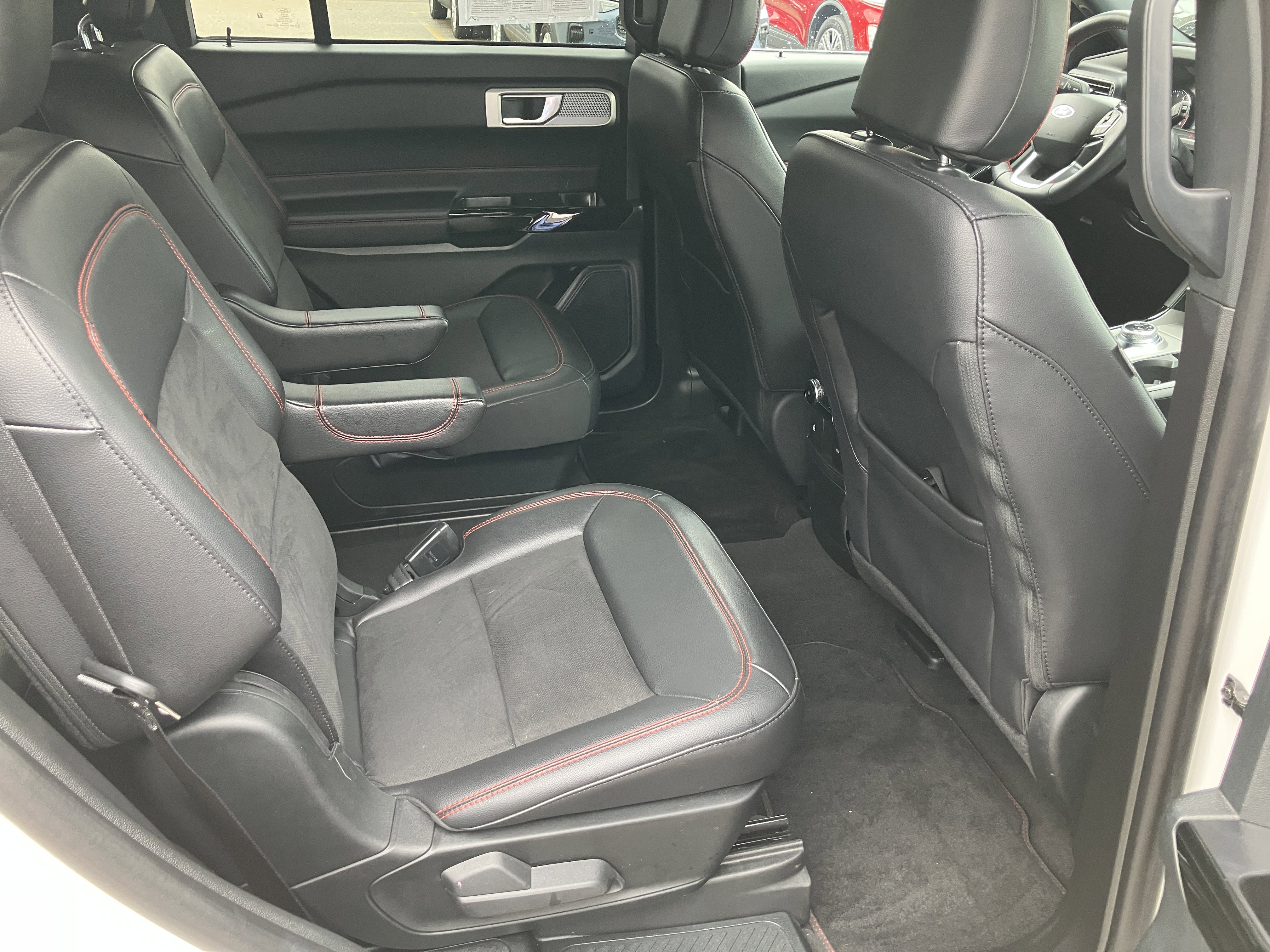 Used 2023 Ford Explorer ST-Line w/ Class IV Trailer Tow Package AWD/4WD image 17
