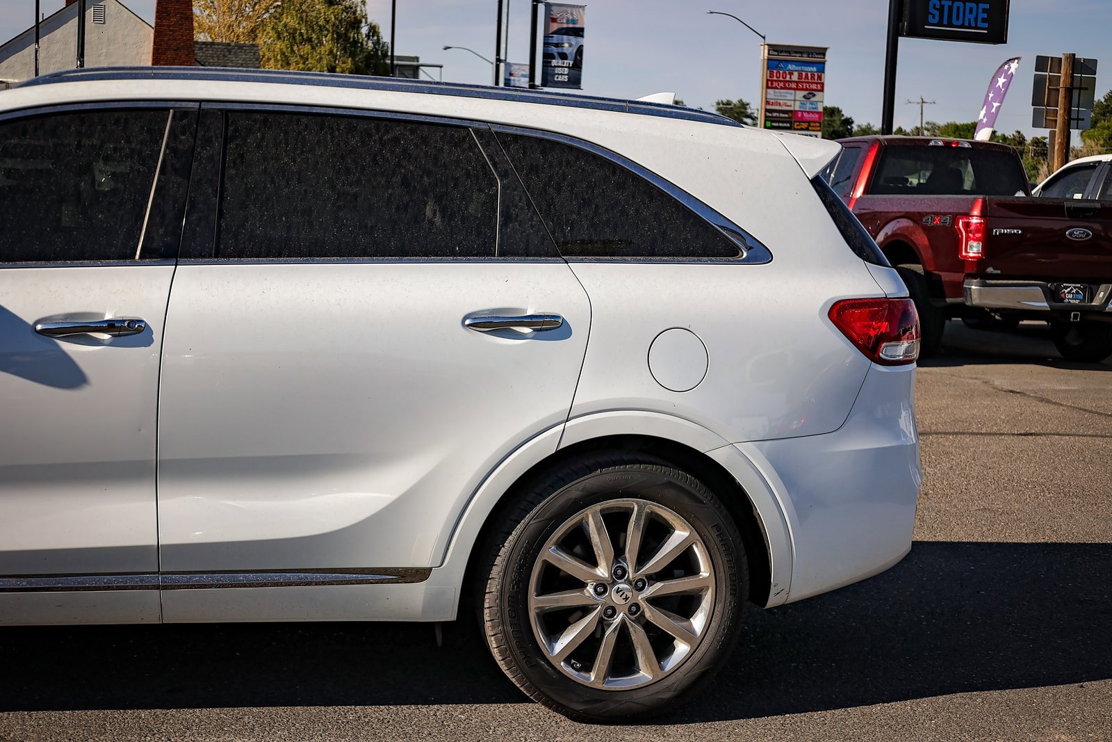 Used 2017 Kia Sorento SX image 8