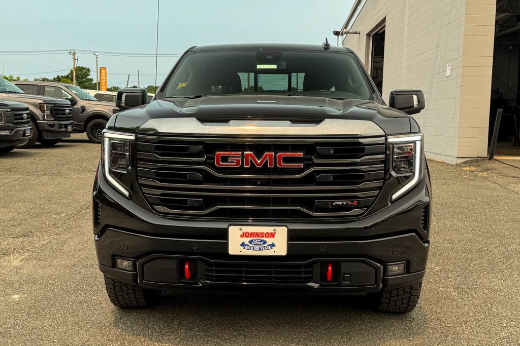 Used 2023 GMC Sierra 1500 AT4 w/ AT4 Premium Package AWD/4WD image 8