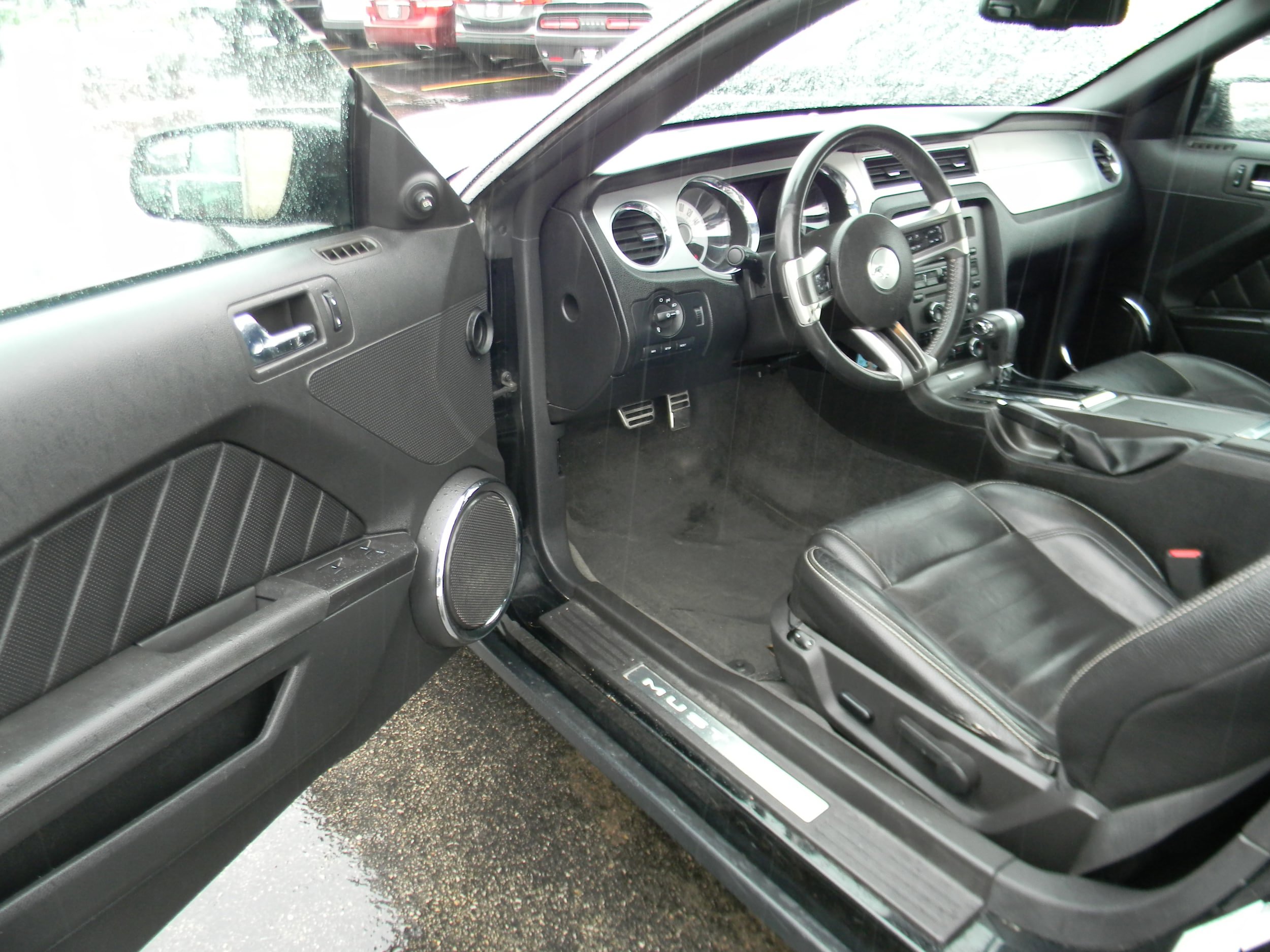 Used 2012 Ford Mustang Premium RWD image 6