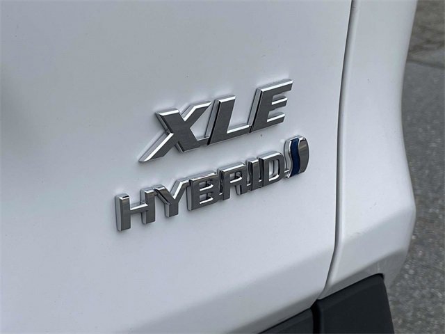 Used 2022 Toyota RAV4 XLE image 11