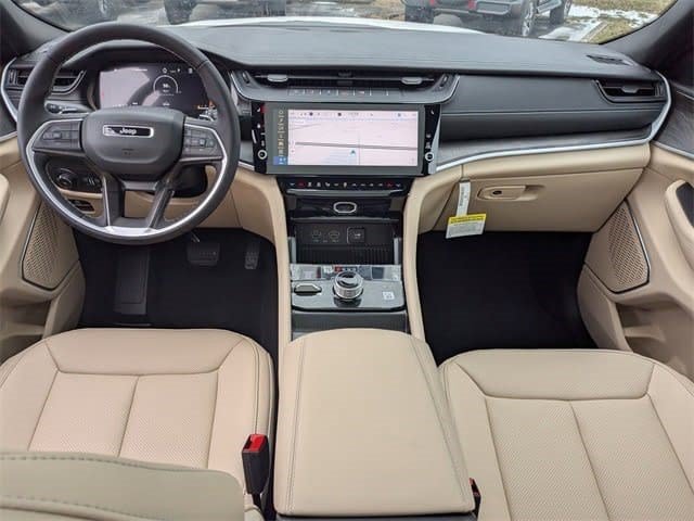New 2026 Jeep Grand Cherokee Limited w/ Luxury Tech Group II AWD/4WD image 23