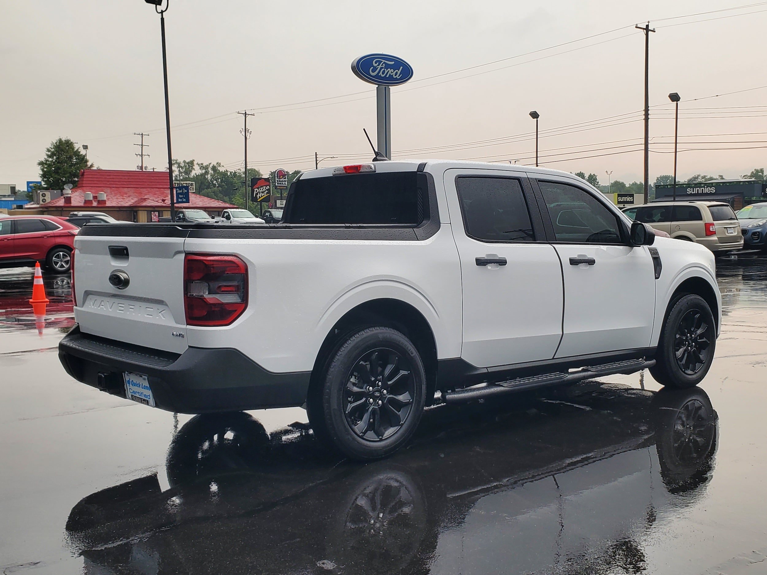 Used 2024 Ford Maverick XLT w/ XLT Luxury Package AWD/4WD image 4