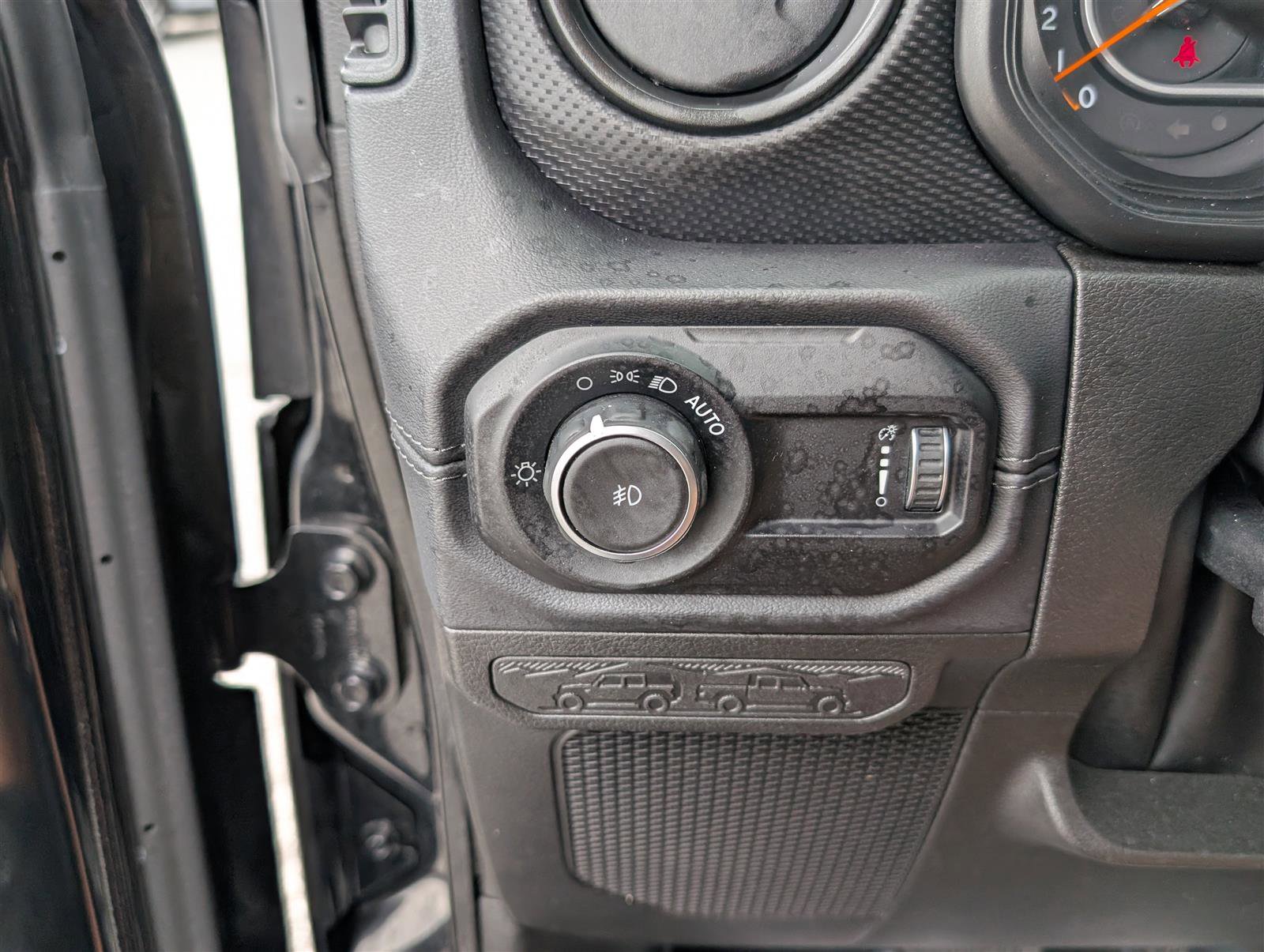 Used 2024 Jeep Wrangler Rubicon image 21