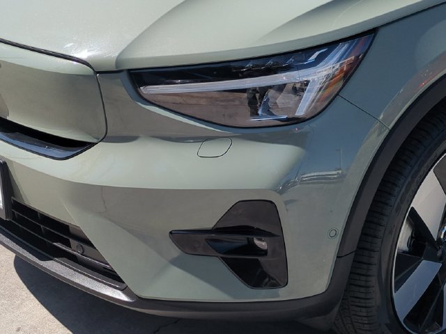 Certified 2023 Volvo C40 P8 Recharge Ultimate AWD/4WD image 9