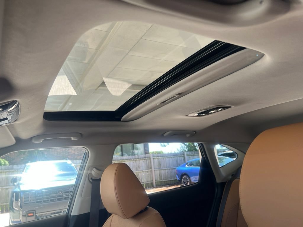 Certified 2025 Kia Seltos EX w/ EX Sunroof Package AWD/4WD image 8