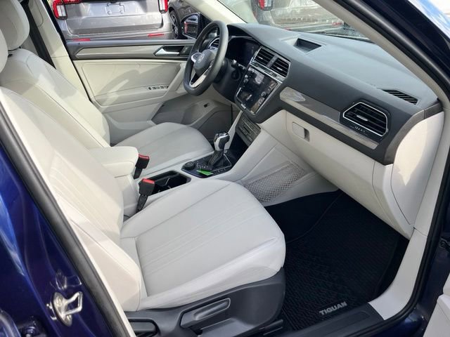 Used 2022 Volkswagen Tiguan SE AWD/4WD image 21