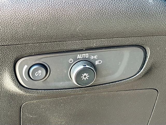 Used 2025 Buick Encore GX Sport Touring w/ Comfort Package image 9