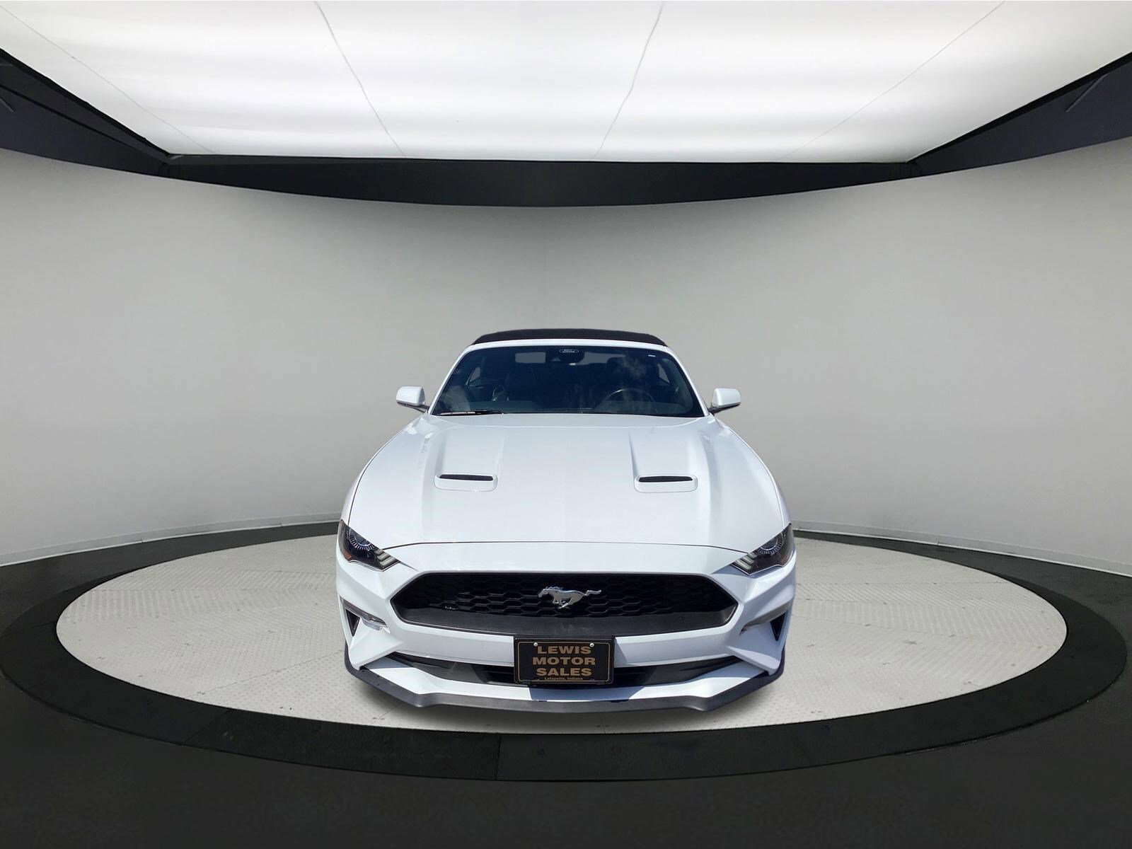 Used 2023 Ford Mustang Premium RWD image 4
