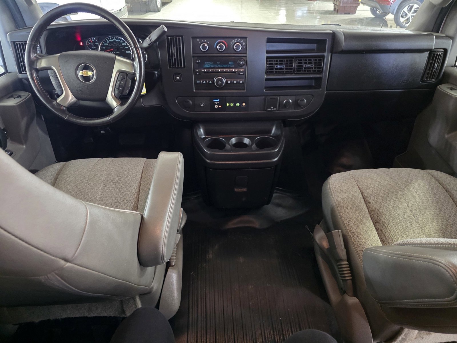 Used 2018 Chevrolet Express 2500 LS w/ Driver Convenience Package image 15