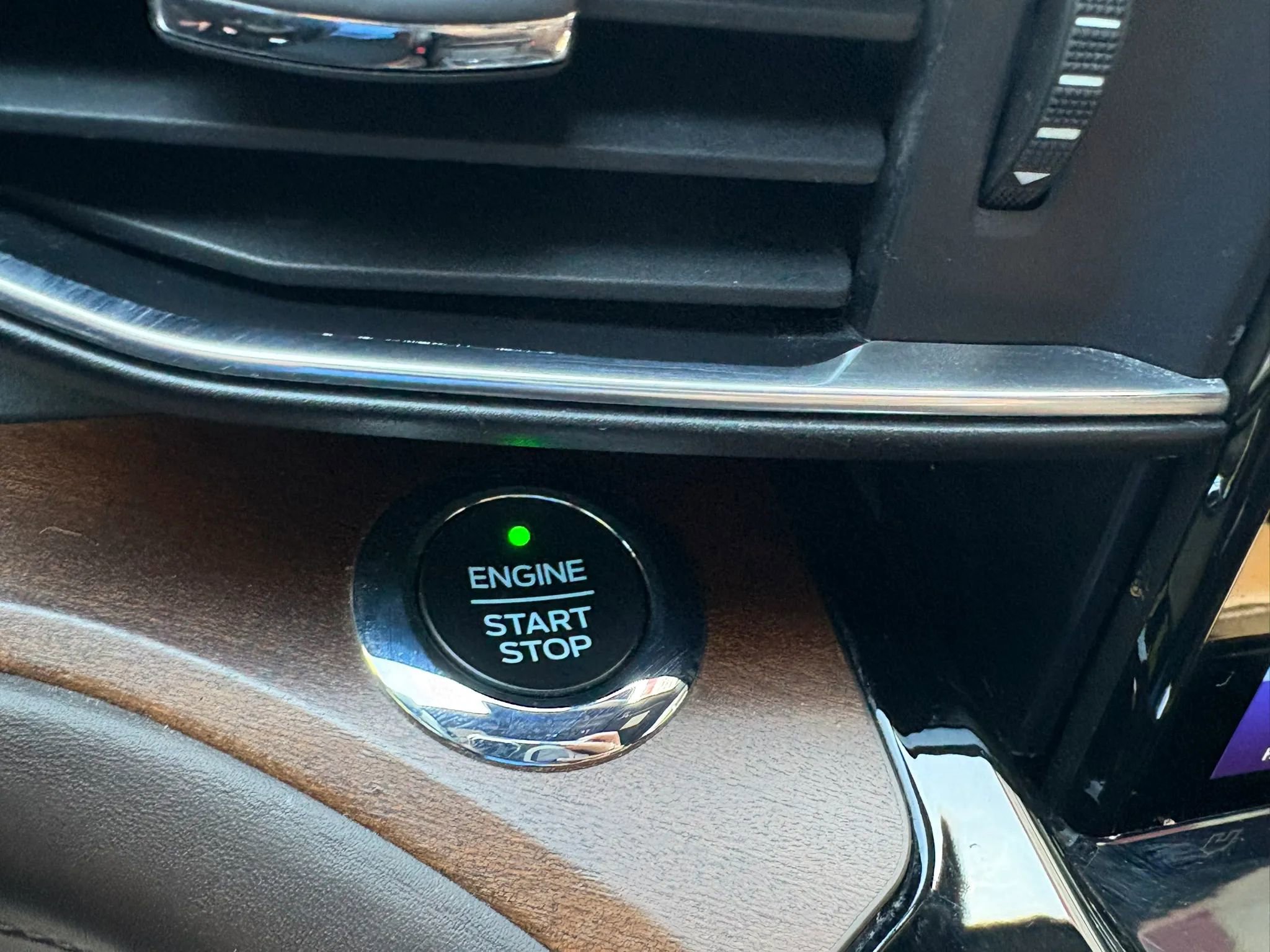 Used 2021 Ford Explorer King Ranch w/ Premium Technology Package AWD/4WD image 49