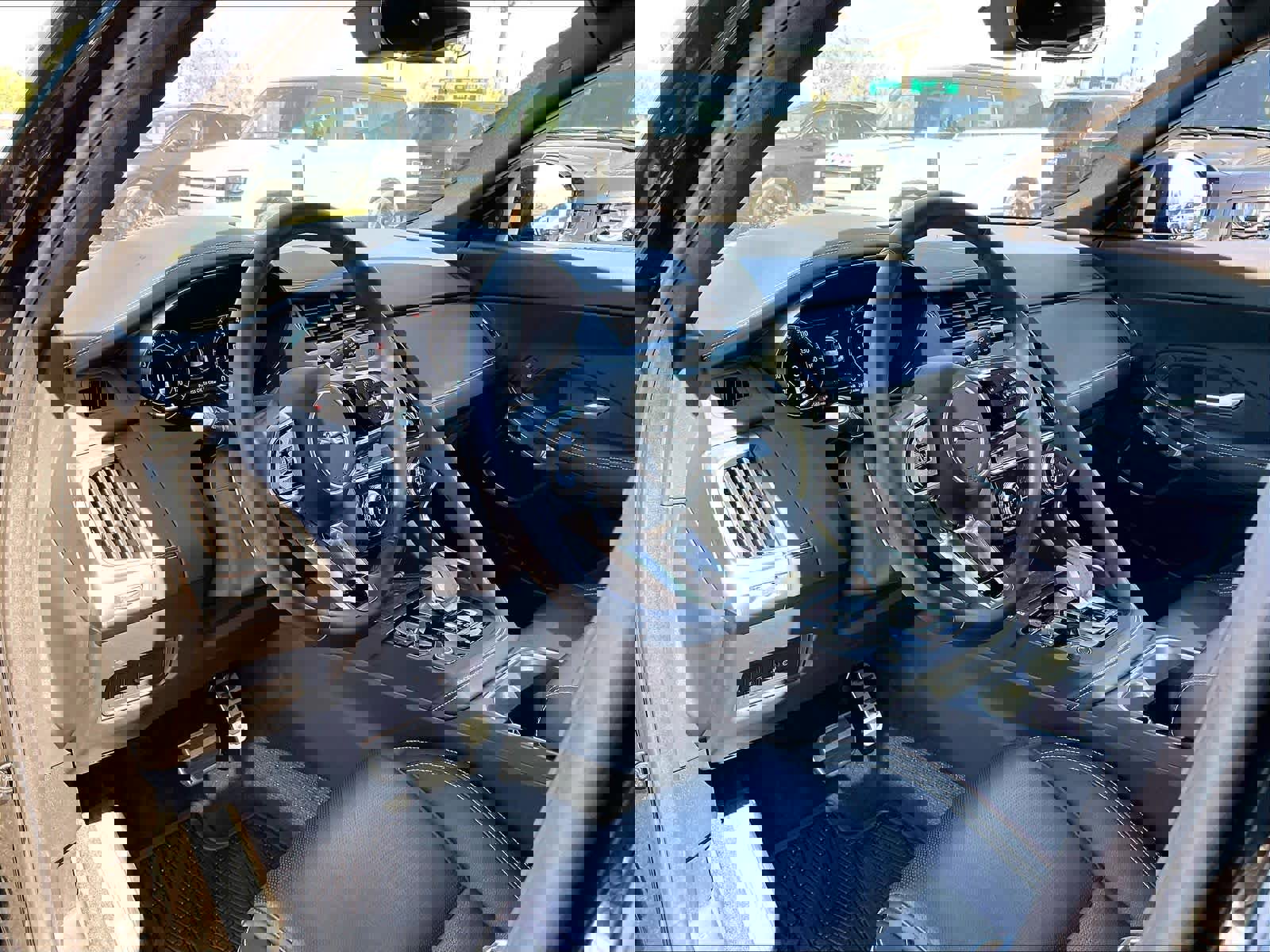 Used 2024 Jaguar E-PACE R-Dynamic SE image 15