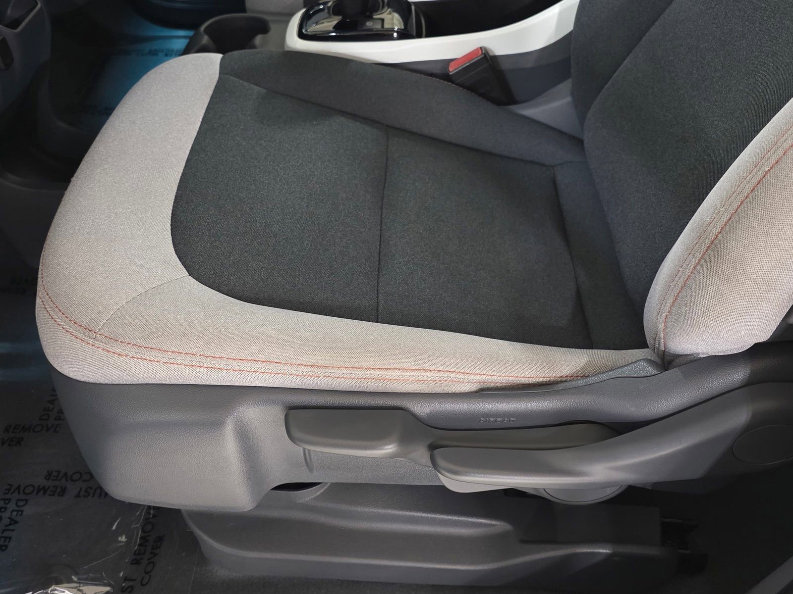 Used 2020 Chevrolet Bolt LT FWD image 23