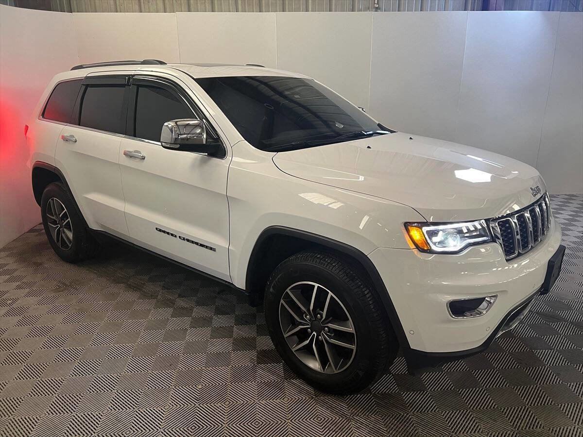 Used 2021 Jeep Grand Cherokee Limited w/ Luxury Group II AWD/4WD image 4