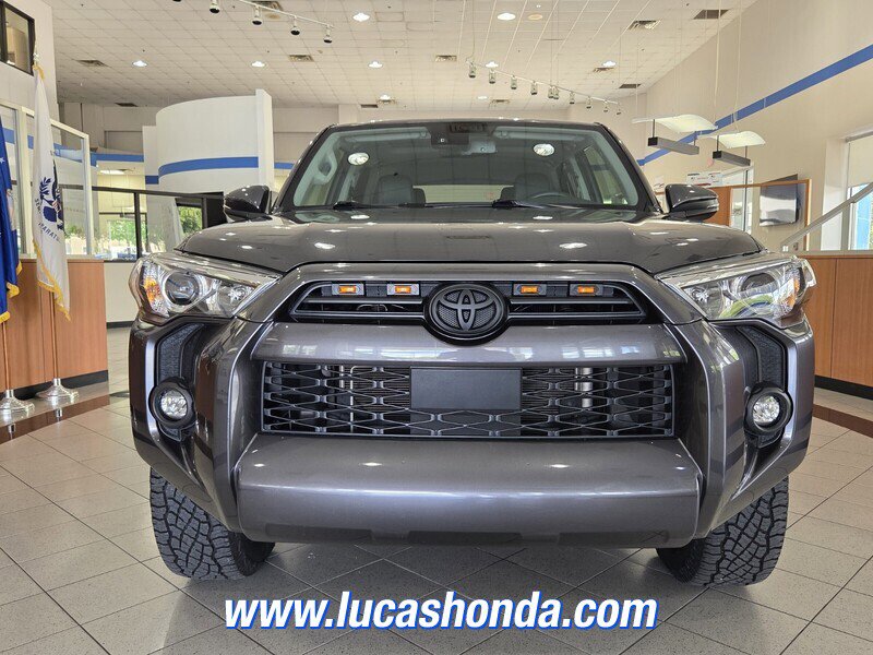 Used 2022 Toyota 4Runner SR5 Premium w/ Moonroof Package RWD image 2