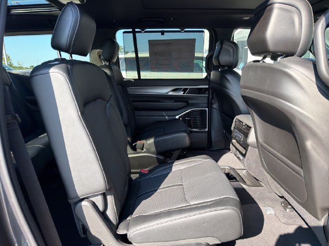 New 2026 Jeep Grand Wagoneer Limited AWD/4WD image 34