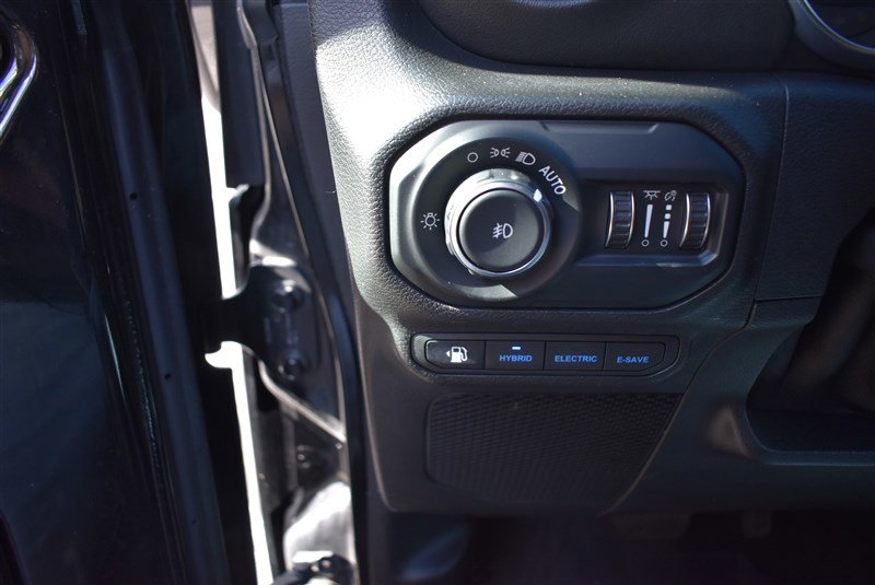 Used 2021 Jeep Wrangler Unlimited Sahara image 12