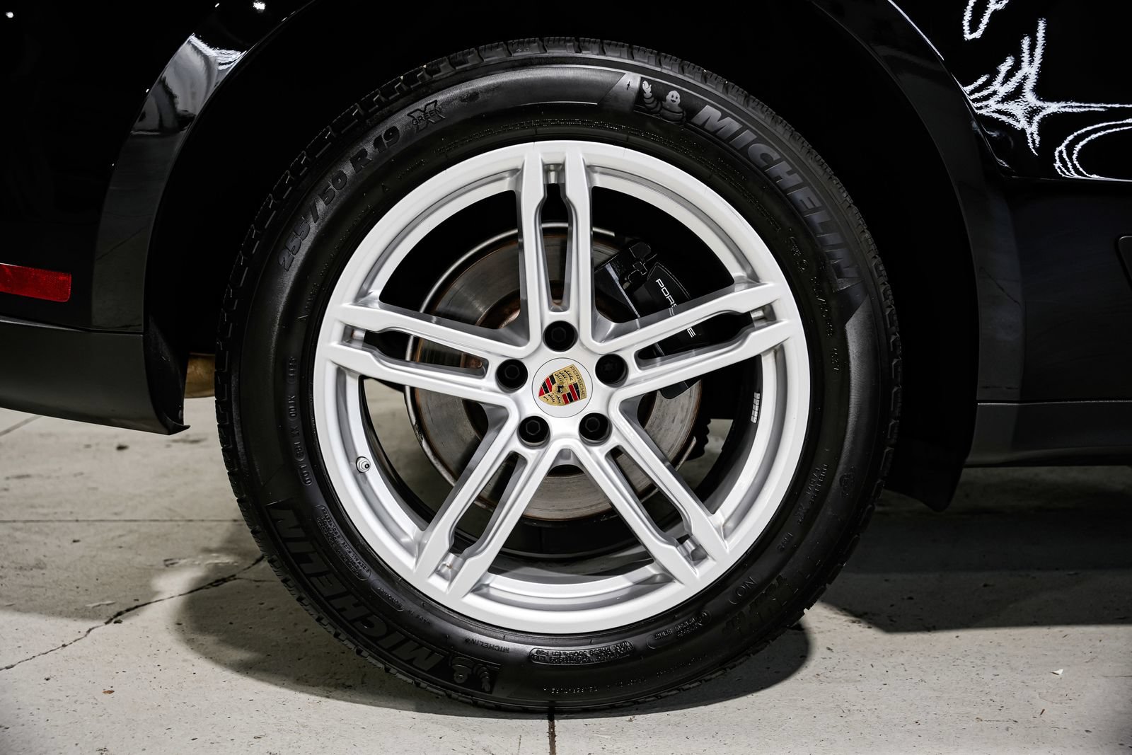 Used 2024 Porsche Macan AWD/4WD image 50