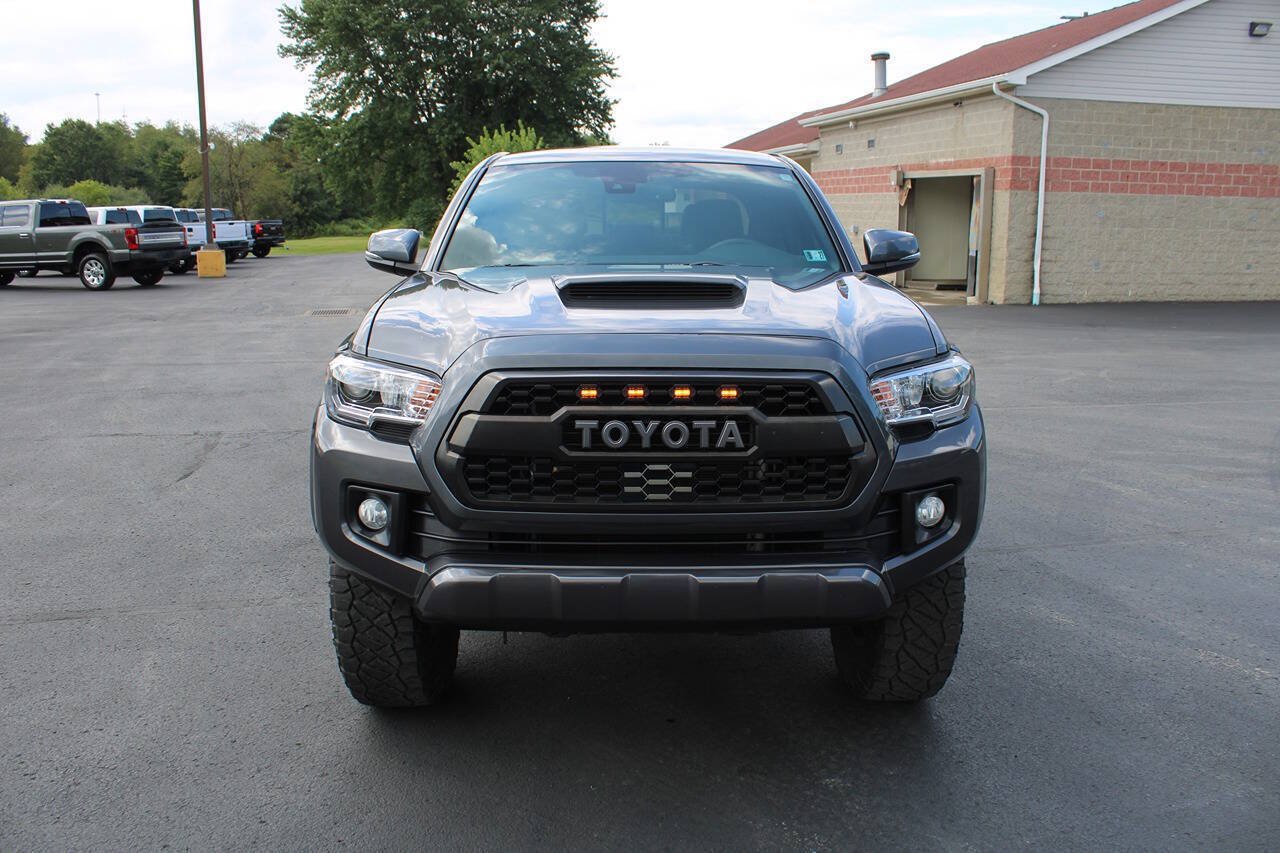 Used 2019 Toyota Tacoma TRD Sport AWD/4WD image 9