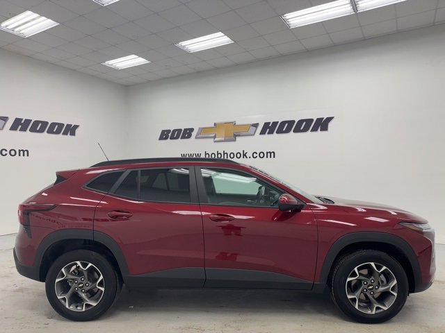 Used 2024 Chevrolet Trax LT image 4