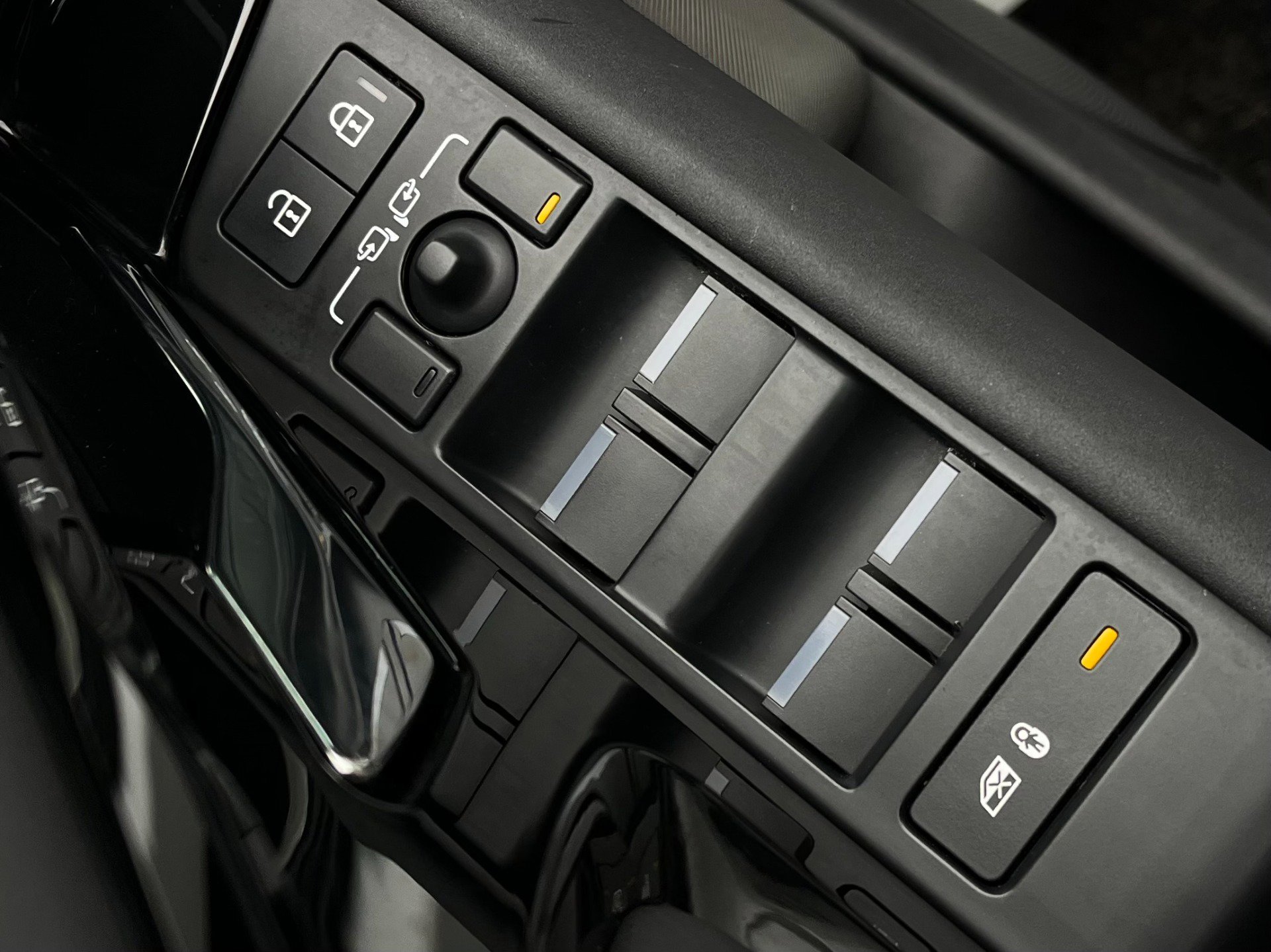 Used 2024 Land Rover Range Rover Evoque Dynamic SE image 68