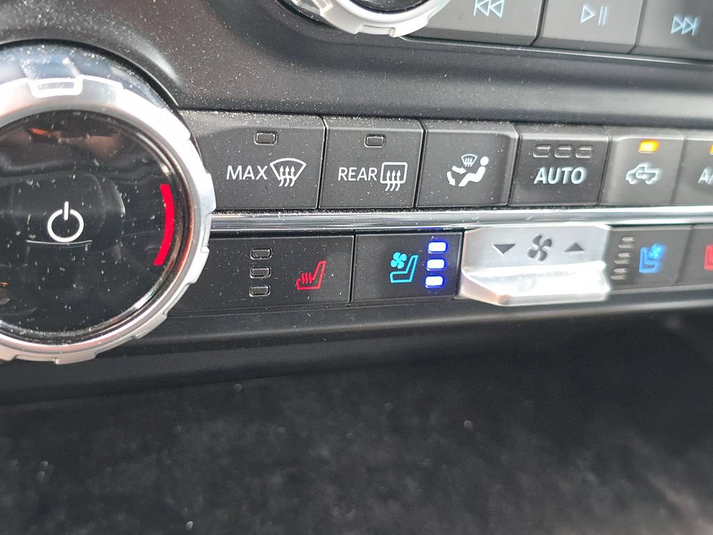 Used 2023 Ford F150 Lariat w/ Trailer Tow Package AWD/4WD image 39