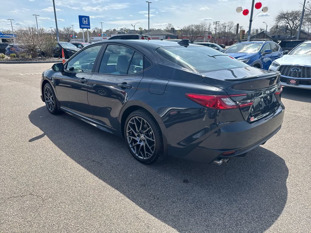 Used 2025 Toyota Camry SE w/ Convenience Package image 5